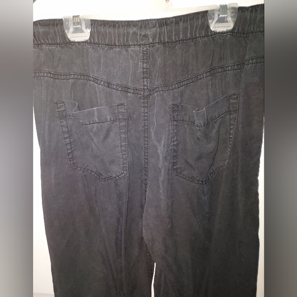 black pants - Picture 5 of 5